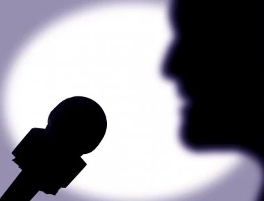 Γνωστός τραγουδιστής: Η κατάθλιψη με έκανε να παρατήσω τα πάντα και να πάω στη Ζάμπια (Δείτε ποιος είναι)